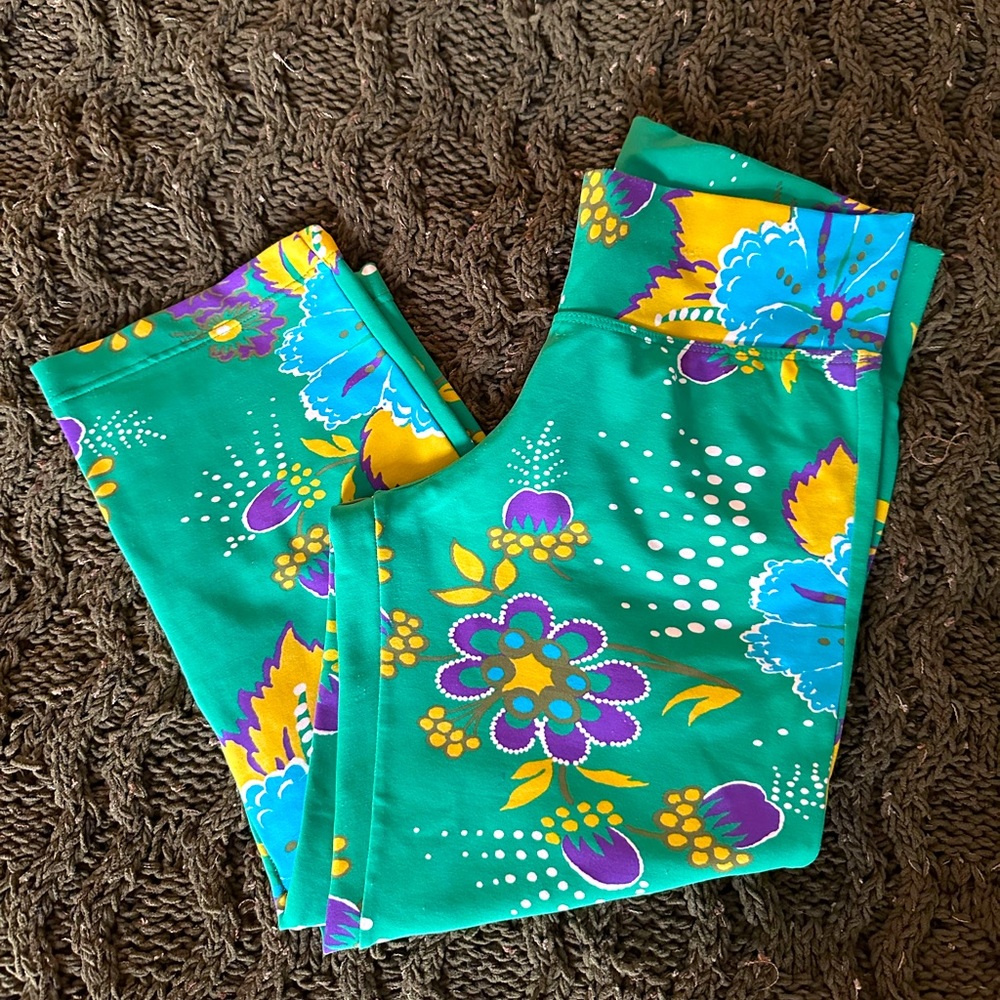 Brazilian cropped Leggings Size Small colorful